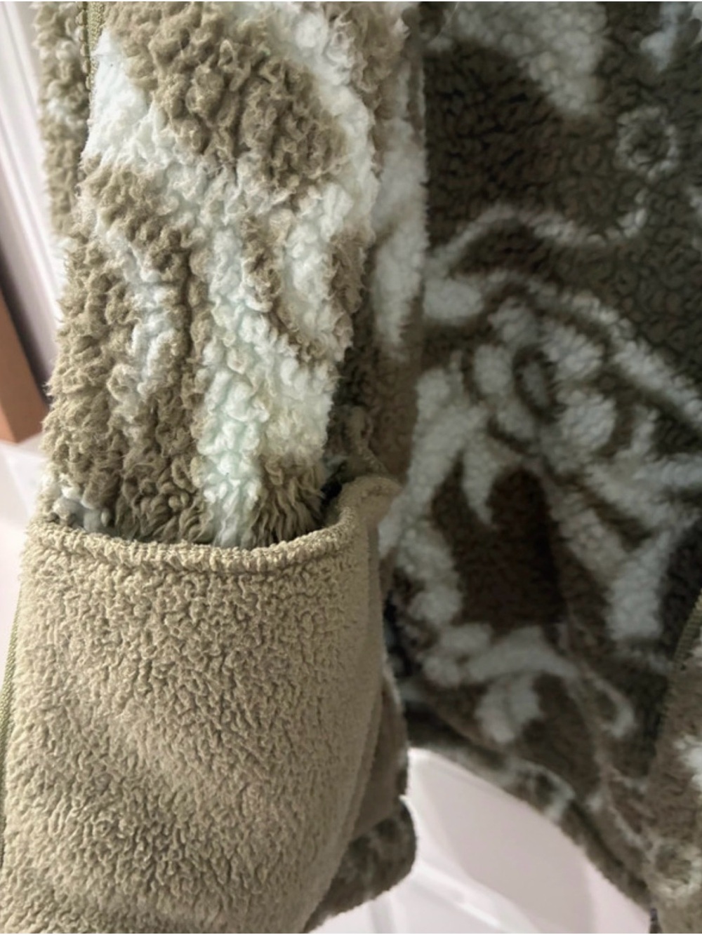 American Eagle Outfitters Olive and Light Mint Sherpa Zip Hoodie - Picture 3 of 3